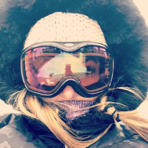 Meet your Posher🌺 - Picture 6 of 16